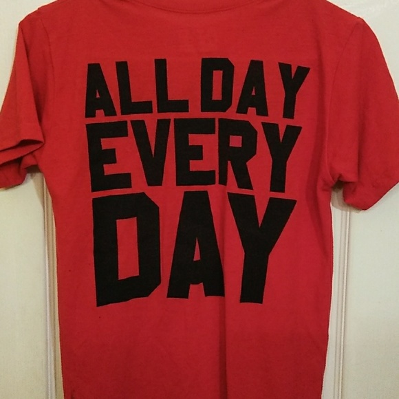 Under armour t shirt - Picture 2 of 3